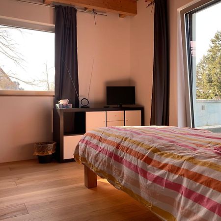 A Cozy Room In A Modern House พอทสดัม ภายนอก รูปภาพ
