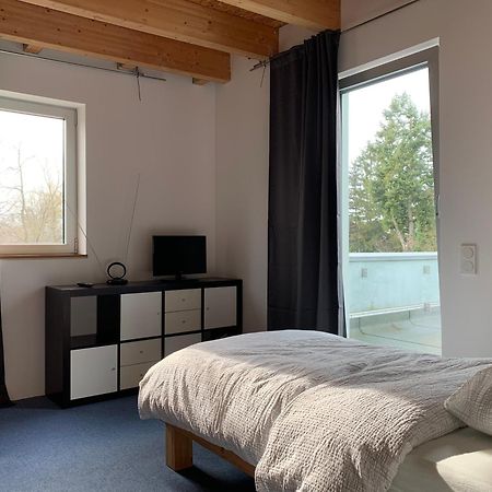 A Cozy Room In A Modern House พอทสดัม ภายนอก รูปภาพ