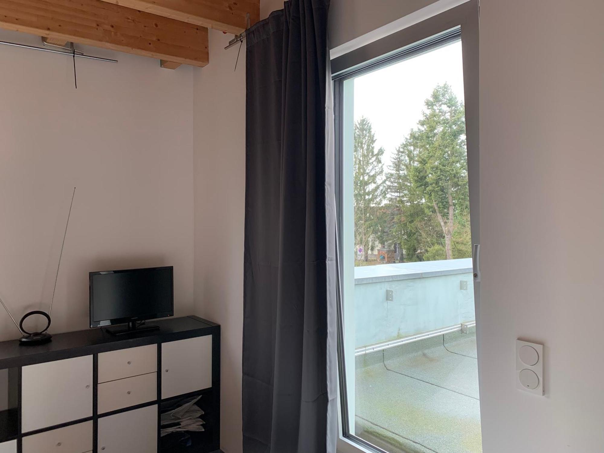 A Cozy Room In A Modern House พอทสดัม ภายนอก รูปภาพ