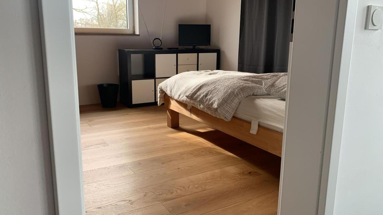 A Cozy Room In A Modern House พอทสดัม ภายนอก รูปภาพ